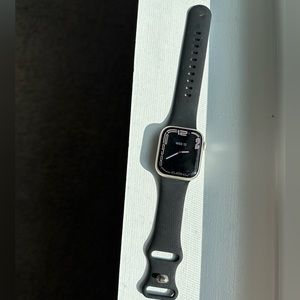 Series 7 Apple Watch 41mm Starlight